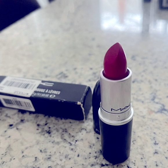 MAC New Satin Red lipstick New in box! NWT. Shade A83 - Picture 2 of 4